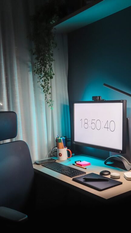 How to Create a Relaxing Home Workspace to Boost Productivity and Comfort